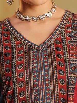Blue Red Women Floral Printed Regular Cotton Kurta with Trousers & Dupatta Set 3