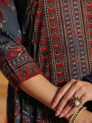 Blue Red Women Floral Printed Regular Cotton Kurta with Trousers & Dupatta Set 6