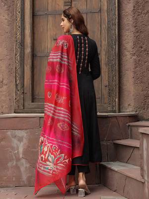 Black Red Yoke Design Chanderi Cotton A-Line Kurta with Palazzos & Dupatta Set 5