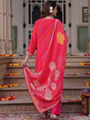 Fuchsia Pink Floral Printed Cotton Kurta Trouser Set With Dupatta 6