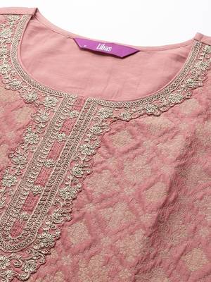 Peach Ethnic Motifs Floral Embroidered Zari Straight Kurta with Trousers & Dupatta 2