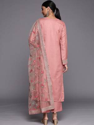 Peach Ethnic Motifs Floral Embroidered Zari Straight Kurta with Trousers & Dupatta 6