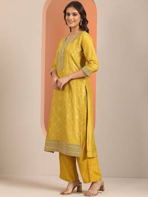Yellow Ethnic Motifs Floral Embroidered Zari Straight Kurta with Trousers & Dupatta 2
