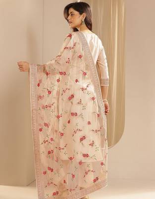 Light Peach Ethnic Motifs Floral Embroidered Zari Straight Kurta with Trousers & Dupatta 5