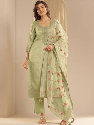 Green Ethnic Motifs Floral Embroidered Zari Straight Kurta with Trousers & Dupatta 1