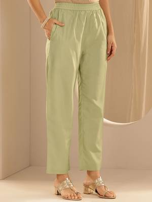 Green Ethnic Motifs Floral Embroidered Zari Straight Kurta with Trousers & Dupatta 7