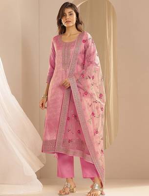 Pink Ethnic Motifs Floral Embroidered Zari Straight Kurta with Trousers & Dupatta 6