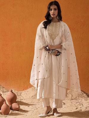Women Kurta Sets 1