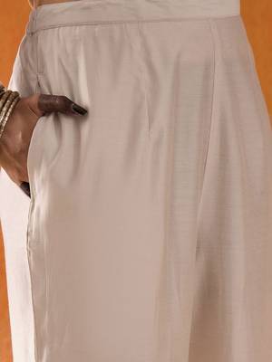 Women Kurta Sets 3