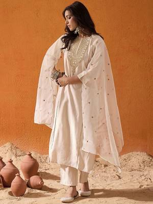 Women Kurta Sets 7