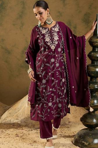 Women Floral Embroidered Regular Thread Work Kurta with Trousers & With Dupatta