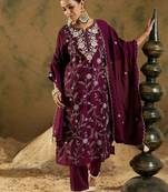 Women Floral Embroidered Regular Thread Work Kurta with Trousers & With Dupatta