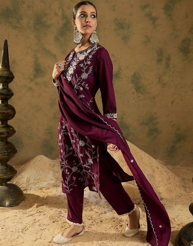 Women Floral Embroidered Regular Thread Work Kurta with Trousers & With Dupatta