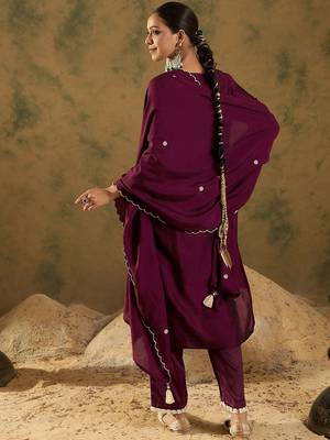 Women Floral Embroidered Regular Thread Work Kurta with Trousers & With Dupatta 6