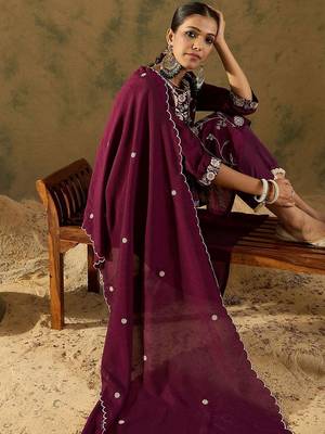Women Floral Embroidered Regular Thread Work Kurta with Trousers & With Dupatta 7