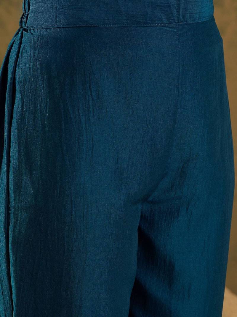 Women Ethnic Motifs Embroidered Regular Kurta with Trousers & With Dupatta