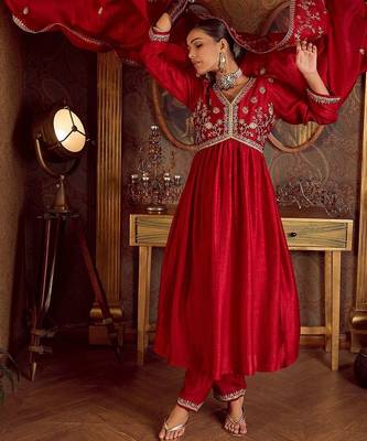 Women Floral Embroidered Empire Kurta with Trousers & With Dupatta 7