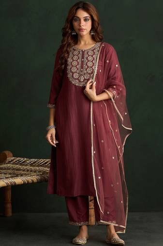 Women Floral Embroidered Regular Kurta with Trousers & With Dupatta