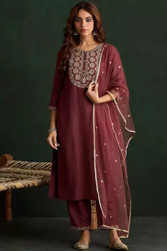 Women Floral Embroidered Regular Kurta with Trousers & With Dupatta
