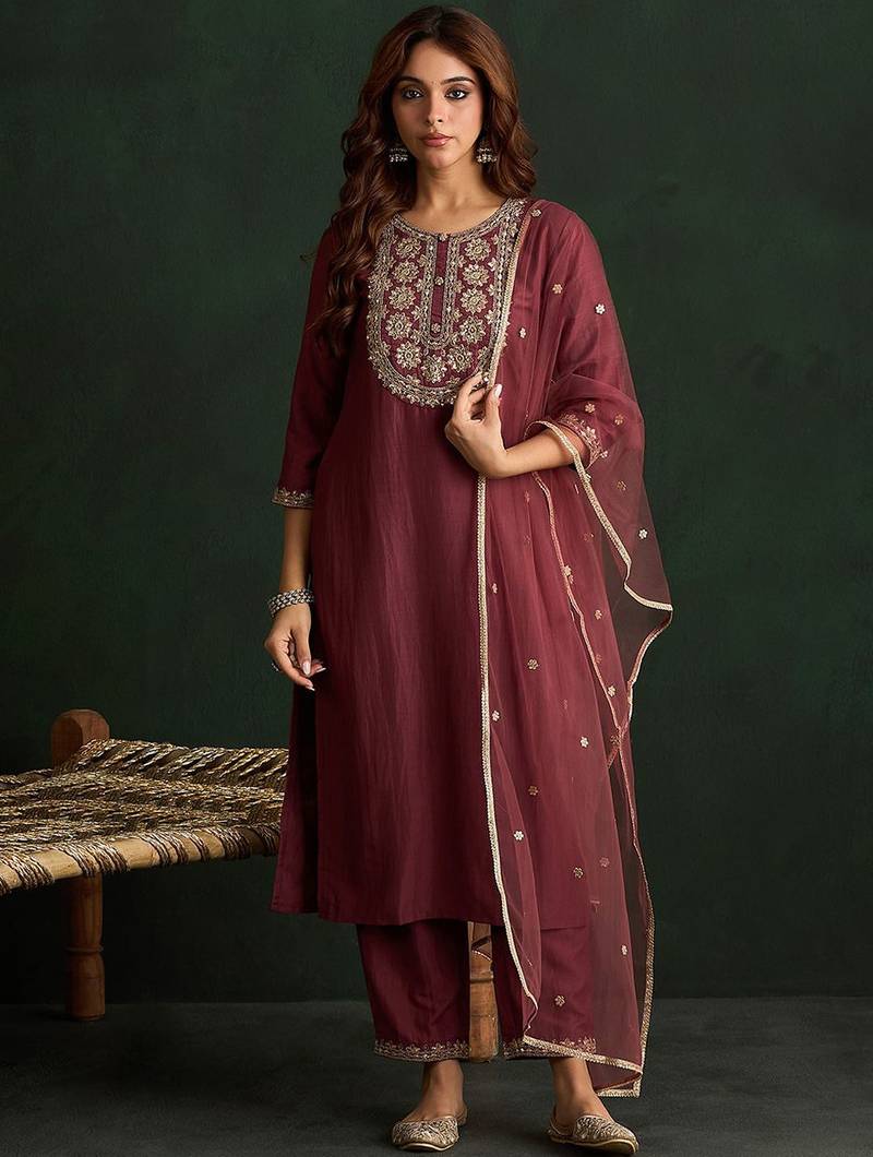 Women Floral Embroidered Regular Kurta with Trousers & With Dupatta