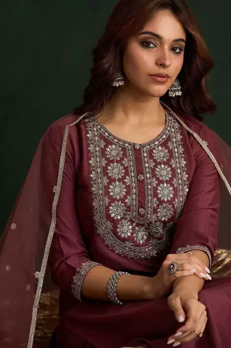 Women Floral Embroidered Regular Kurta with Trousers & With Dupatta