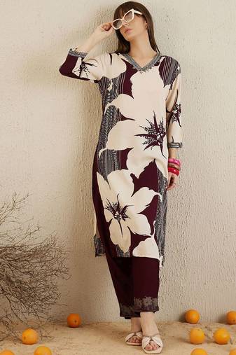Women Floral Printed Regular Sequinned Kurta with Palazzos