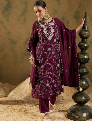 Ethnic Floral Embroidered Thread Work Detail Regular Slevees Round Neck Kurta Set 1