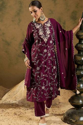 Ethnic Floral Embroidered Thread Work Detail Regular Slevees Round Neck Kurta Set