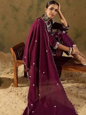 Ethnic Floral Embroidered Thread Work Detail Regular Slevees Round Neck Kurta Set 6