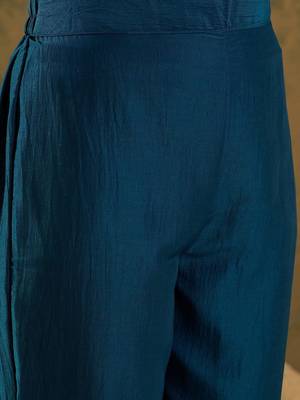 Floral Embroidered Zari Work Regular Sleeves Round Neck Silk Blend Kurta Set 3