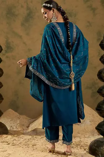 Floral Embroidered Zari Work Regular Sleeves Round Neck Silk Blend Kurta Set