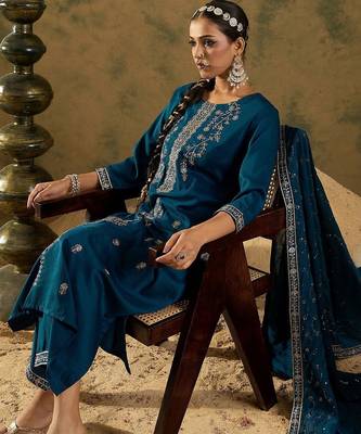 Floral Embroidered Zari Work Regular Sleeves Round Neck Silk Blend Kurta Set 7