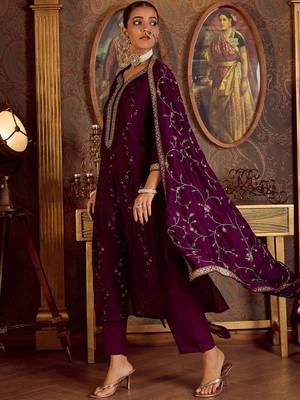 Floral Embroidered Zari Kurta with Trousers & Dupatta 4