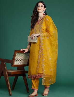 Women Ethnic Motifs Embroidered Gotta Patti Kurta with Trousers & Dupatta 7
