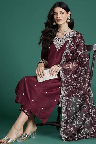 Women Floral Embroidered Thread Work Kurta with Trousers & Dupatta