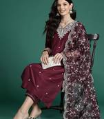 Women Floral Embroidered Thread Work Kurta with Trousers & Dupatta