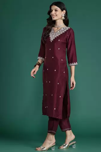 Women Floral Embroidered Thread Work Kurta with Trousers & Dupatta