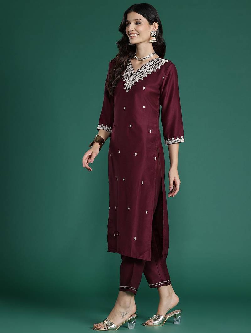 Women Floral Embroidered Thread Work Kurta with Trousers & Dupatta