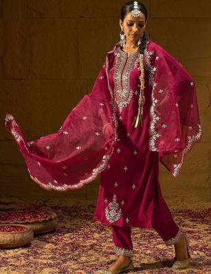 Ethnic Motifs Embroidered Gotta Patti Straight Kurta With Trousers & Dupatta 3