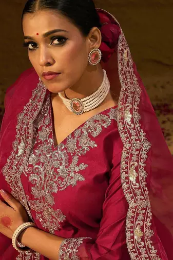 Ethnic Motifs Embroidered Thread Work Liva Straight Kurta With Trousers & Dupatta