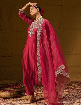 Ethnic Motifs Embroidered Thread Work Liva Straight Kurta With Trousers & Dupatta 5