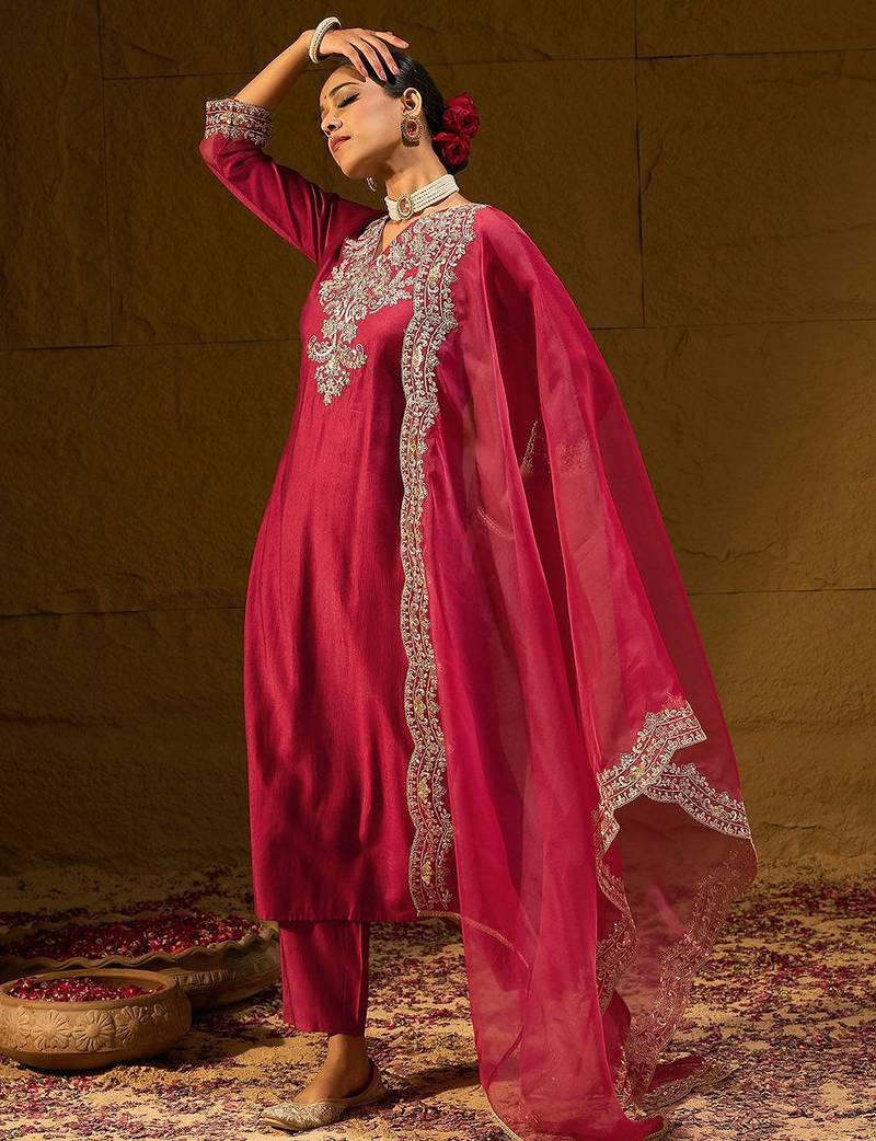 Ethnic Motifs Embroidered Thread Work Liva Straight Kurta With Trousers & Dupatta