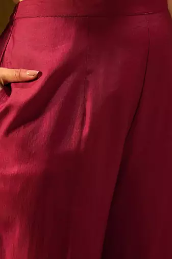 Ethnic Motifs Embroidered Thread Work Liva Straight Kurta With Trousers & Dupatta