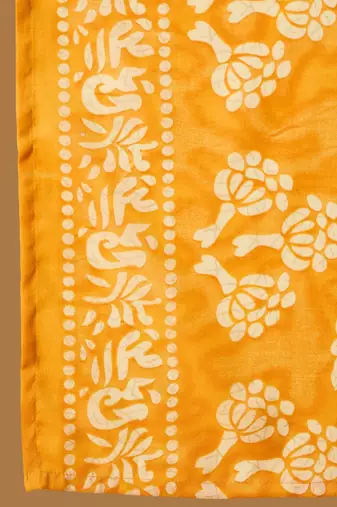 Floral Printed Thread Work Straight Kurta With Trousers & Dupatta
