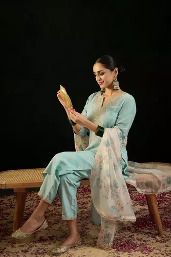 Floral Embroidered Notched Neck Straight Kurta with Trousers & Dupatta