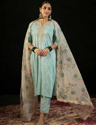 Floral Embroidered Notched Neck Straight Kurta with Trousers & Dupatta 7