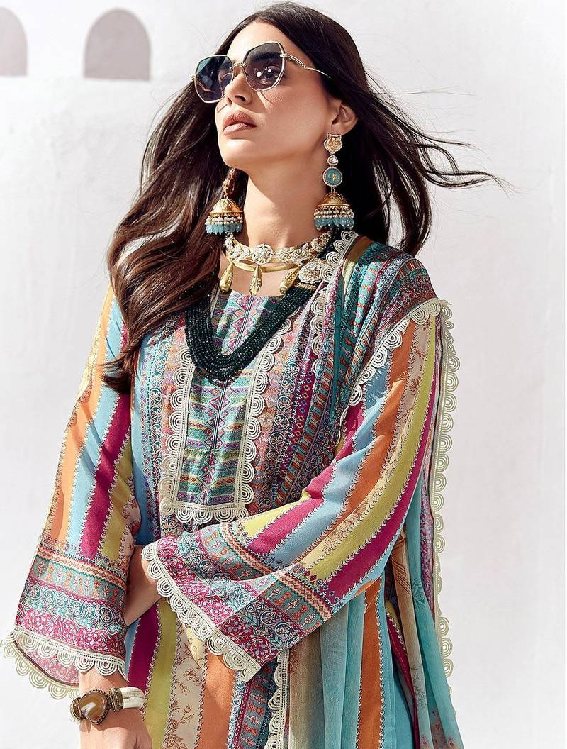 Women Ethnic Motifs Printed Regular Thread Work Kurta Trousers With Dupatta