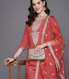 Floral Embroidered Regular Sequinned Kurta With Trousers & Dupatta