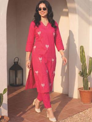Women Floral Embroidered Regular Pure Cotton Kurta with Trousers 1