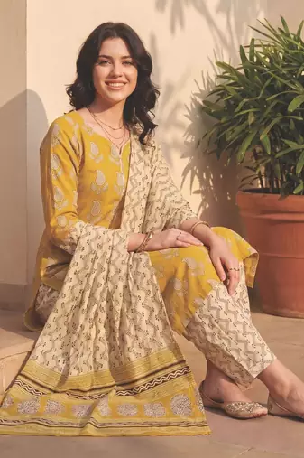 women ethnic motifs printed regular  cotton kurta with salwar & with dupatta